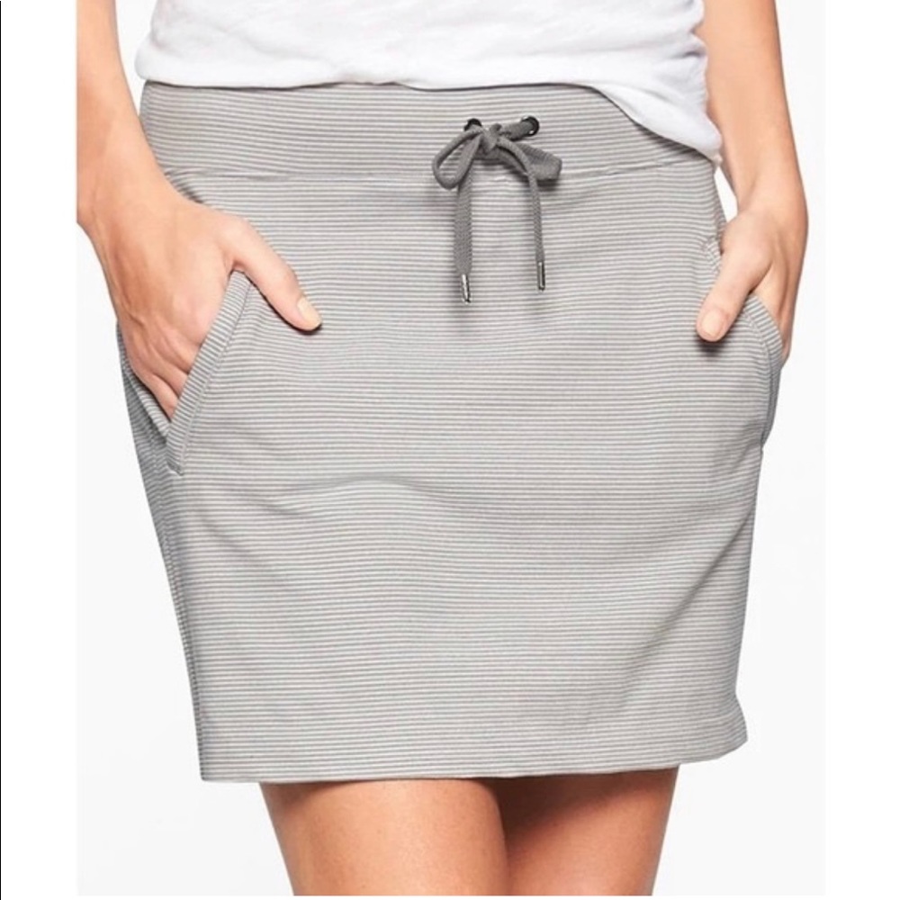 Athleta Modern Metro Midtown Skort Tennis Golf Skirt Grey White Striped